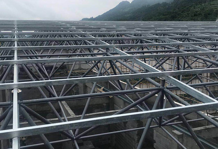 七台河仁怀冠英学校艺体楼网架